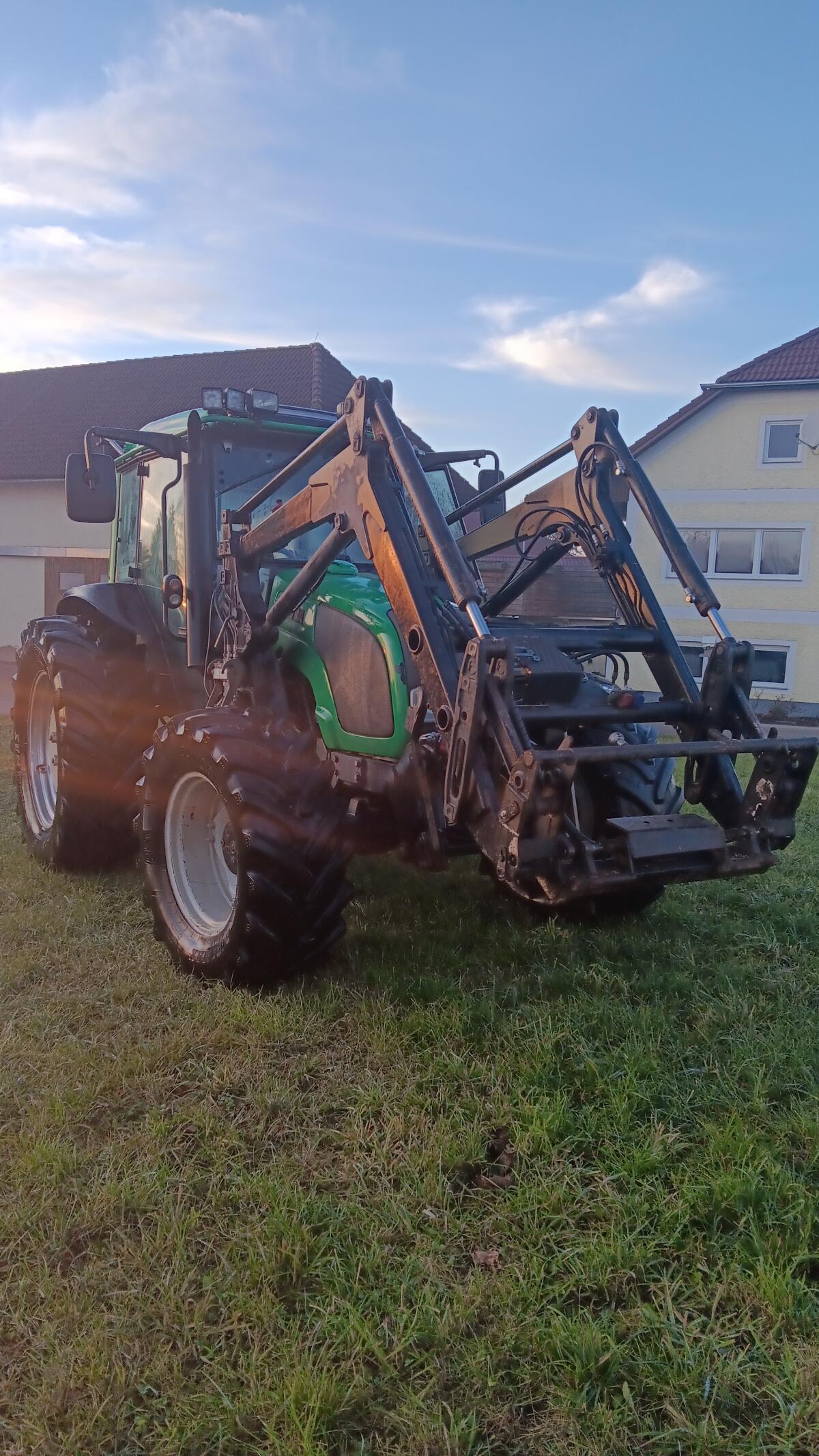 Valtra A95 mit Frontlader 2