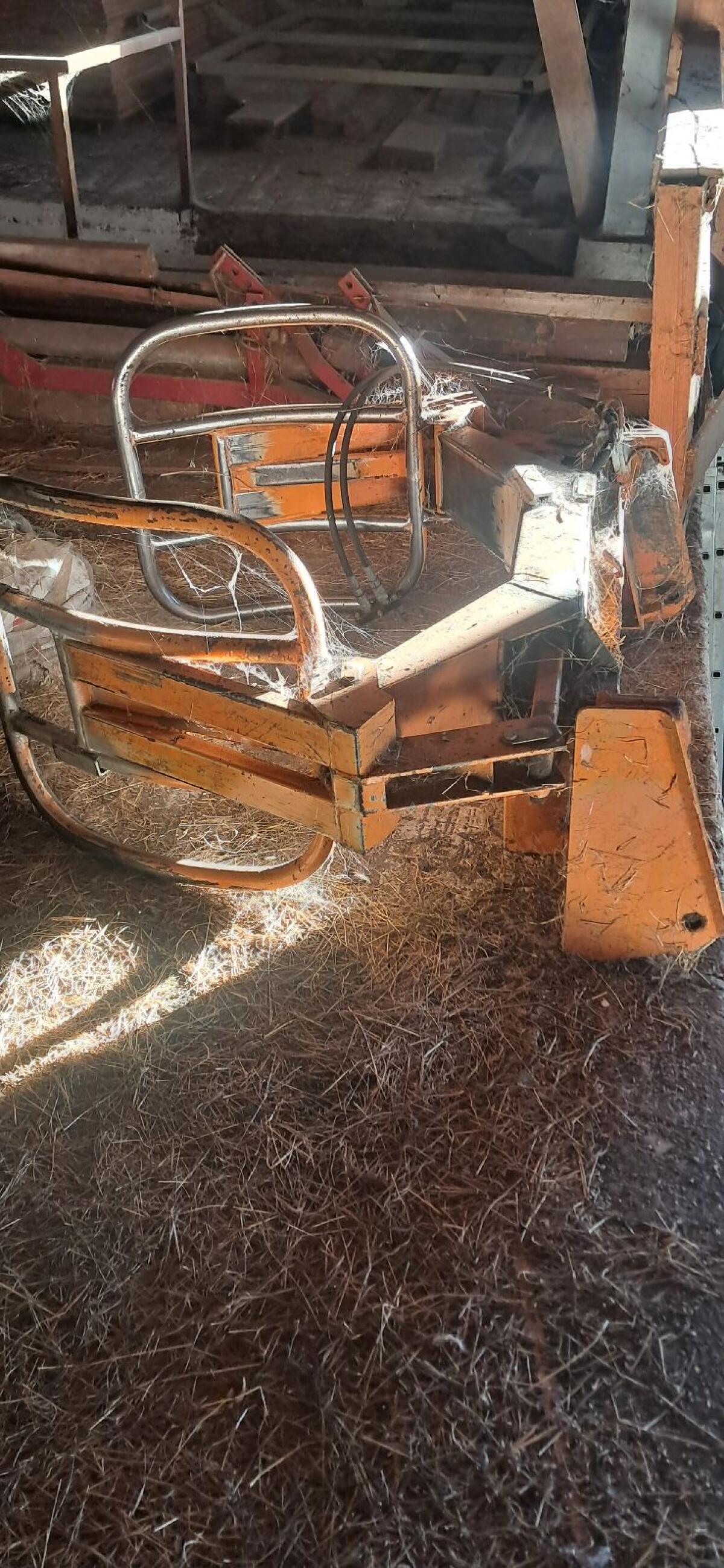 Rundballenzange mit Hauer Aufnahme 2