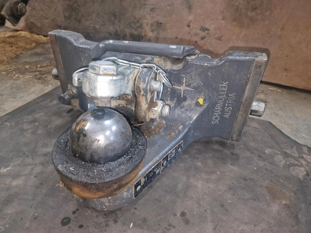 K80/Zugkugelkupplung Scharmüller Fendt 1