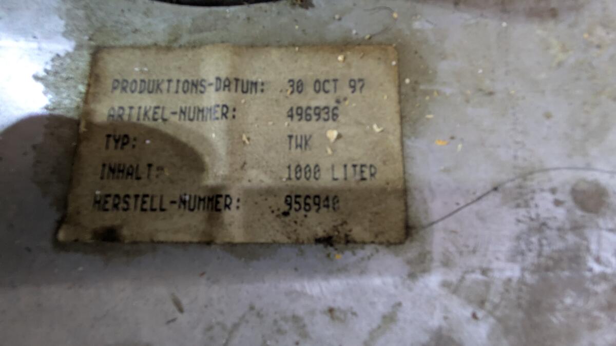 1.000 l (Diesel- oder Heizöl) Tank 2