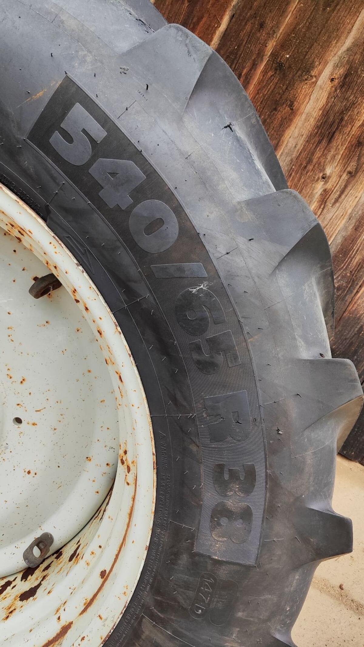 Verkaufe Kompletträder 540/65 R38 & 440/65 R28 Michelin 2