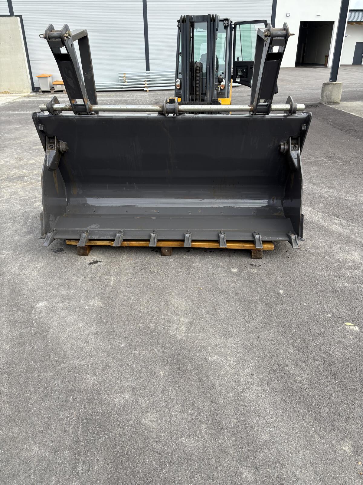 4 in 1 Baggerschaufel 2