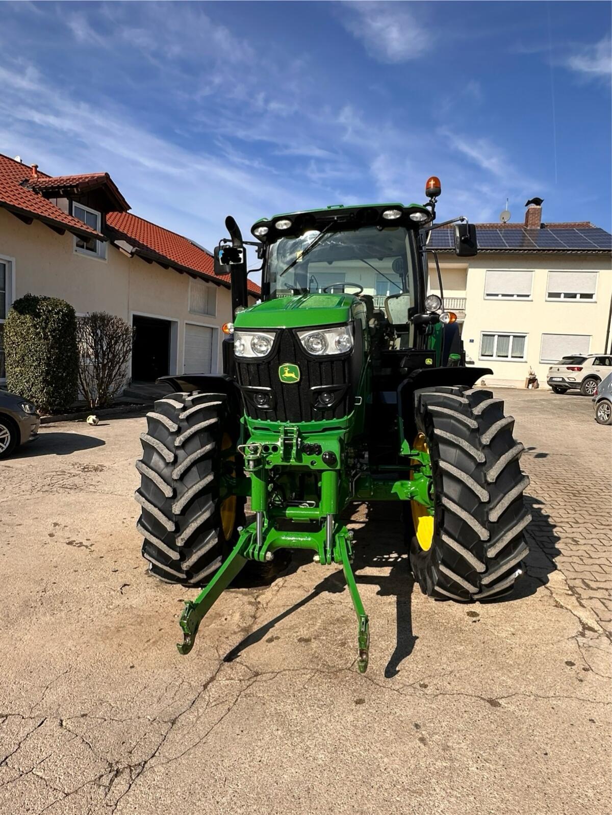 John Deere 6155R 1