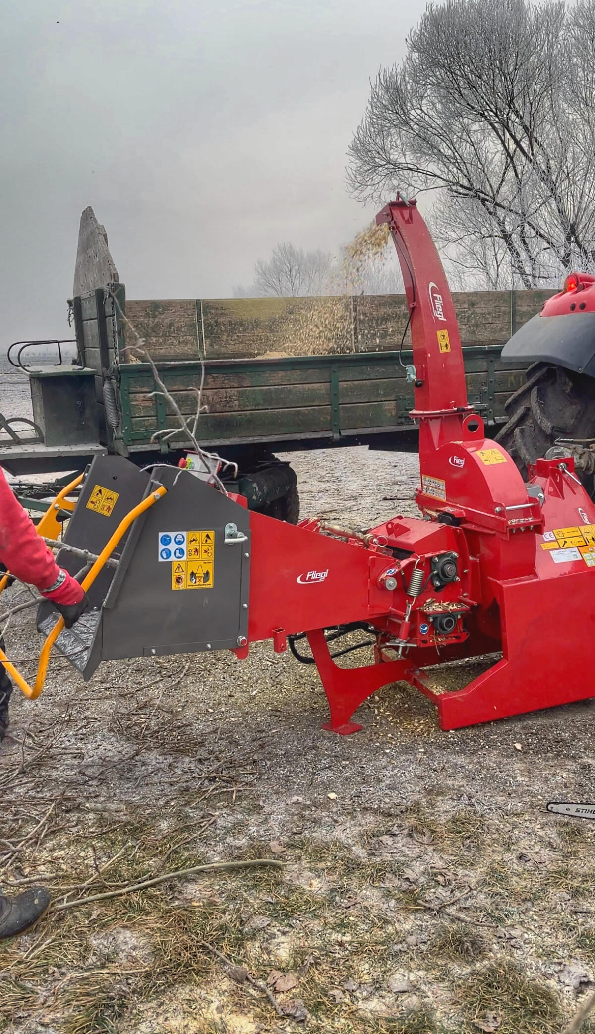 Äste häckseln Nähe Tulln 1