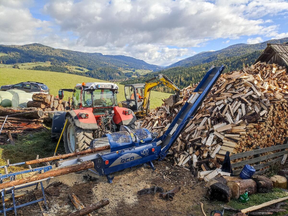Holzspalten mit Säge Spaltautomat 1