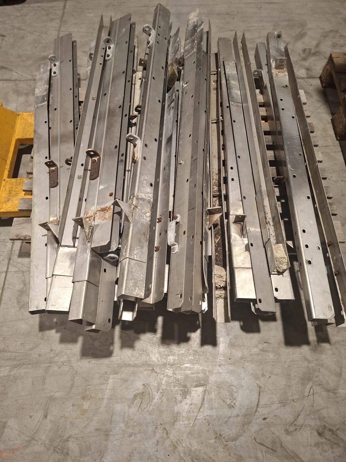 Steher aus Edelstahl für Stallungen 1