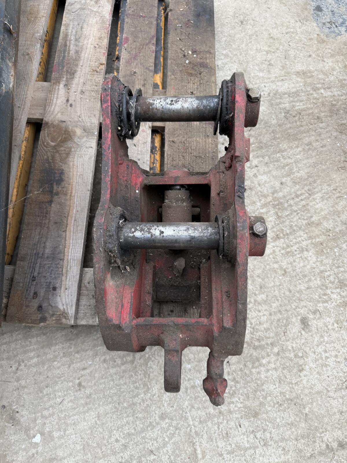 Mehanska hitra menjava - GB bila na Takeuchi TB260 3