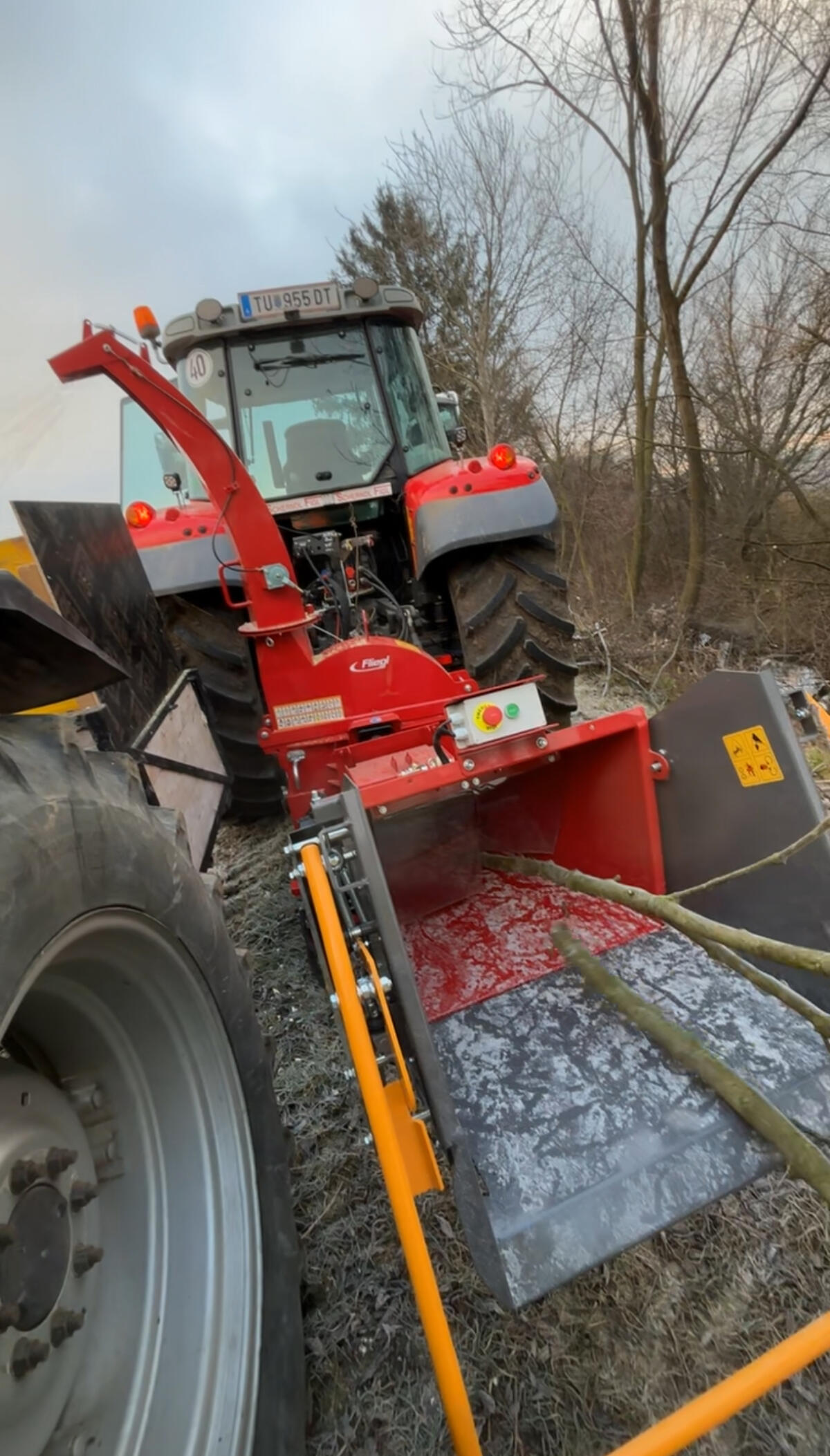 Äste häckseln Nähe Tulln 2