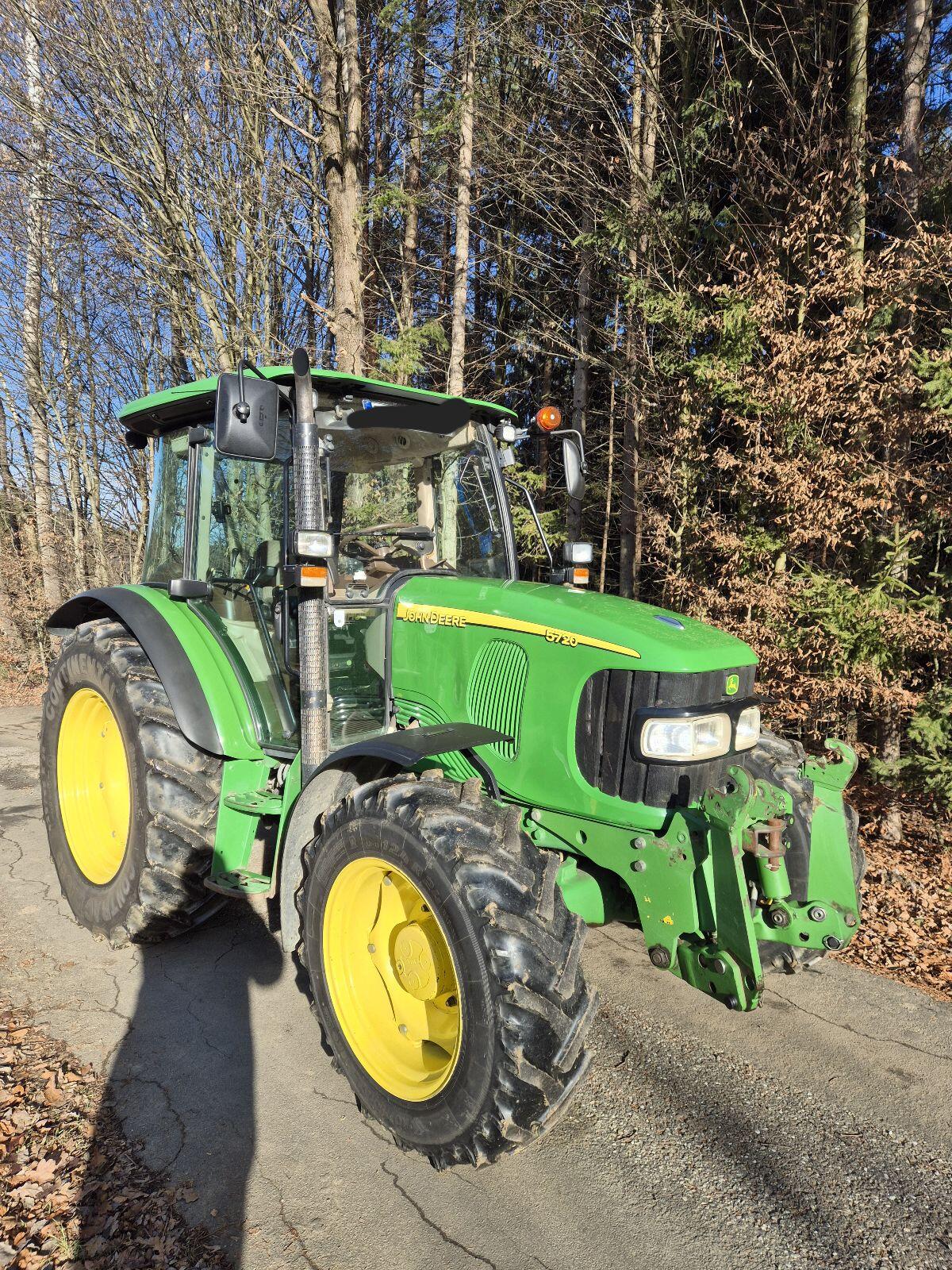 John Deere 5720 1