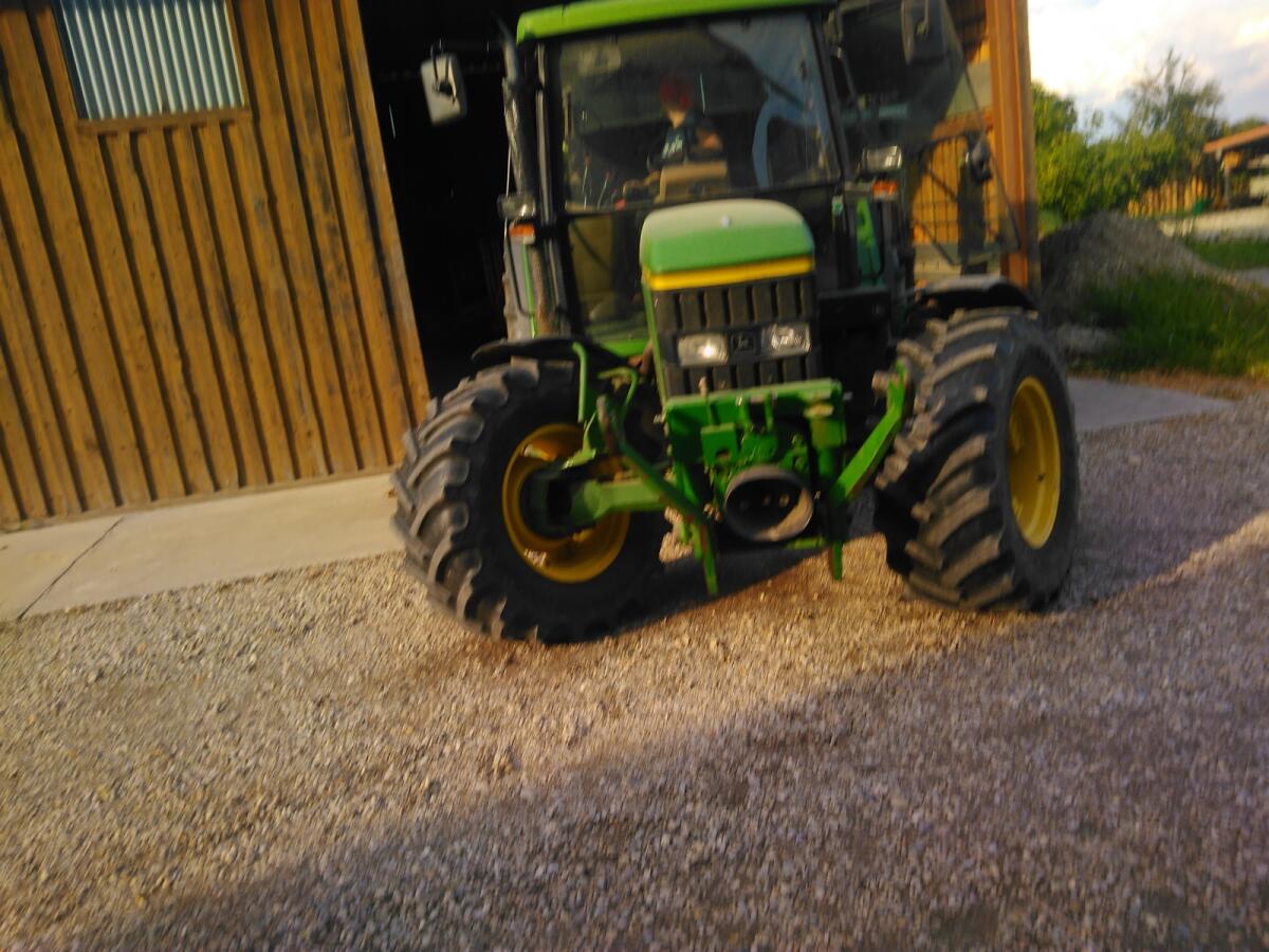 John Deere 6400 2