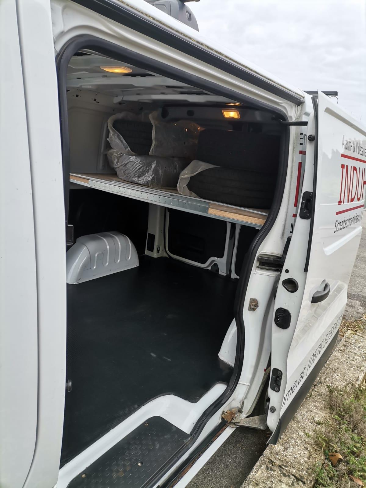 Opel Vivaro 1,6 BiTurbo 2