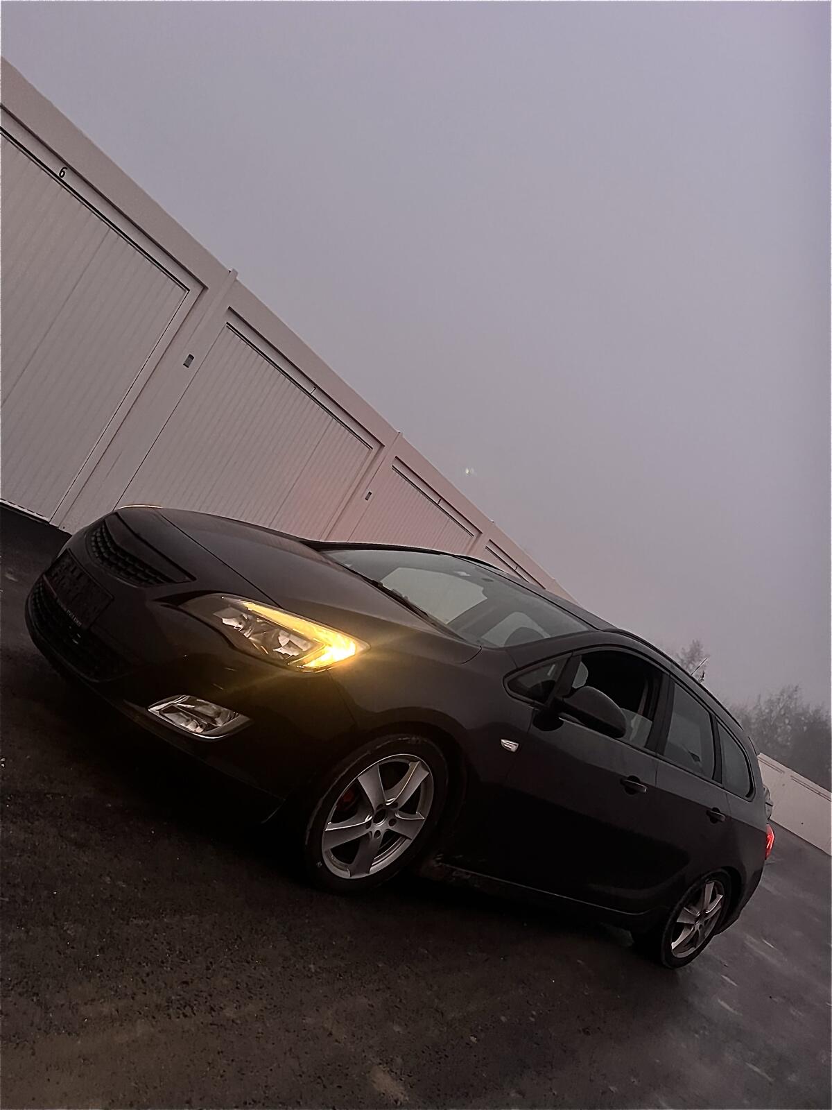 Opel Astra Sports Tourer 1.7 Diesel, Pickerl neu 3