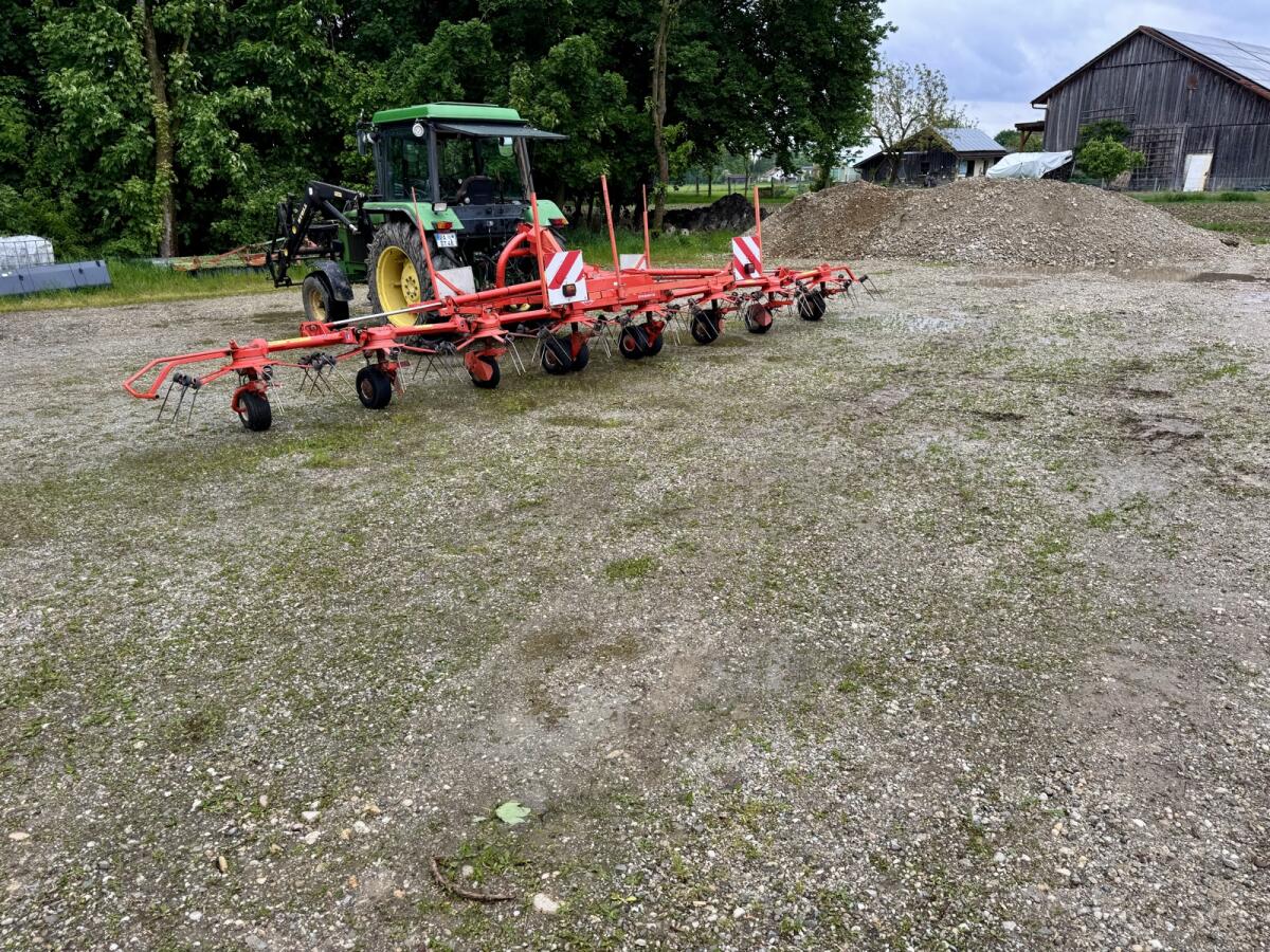Kuhn Heuwender Kreiselheuer Krone Claas Pöttinger Zetter 1