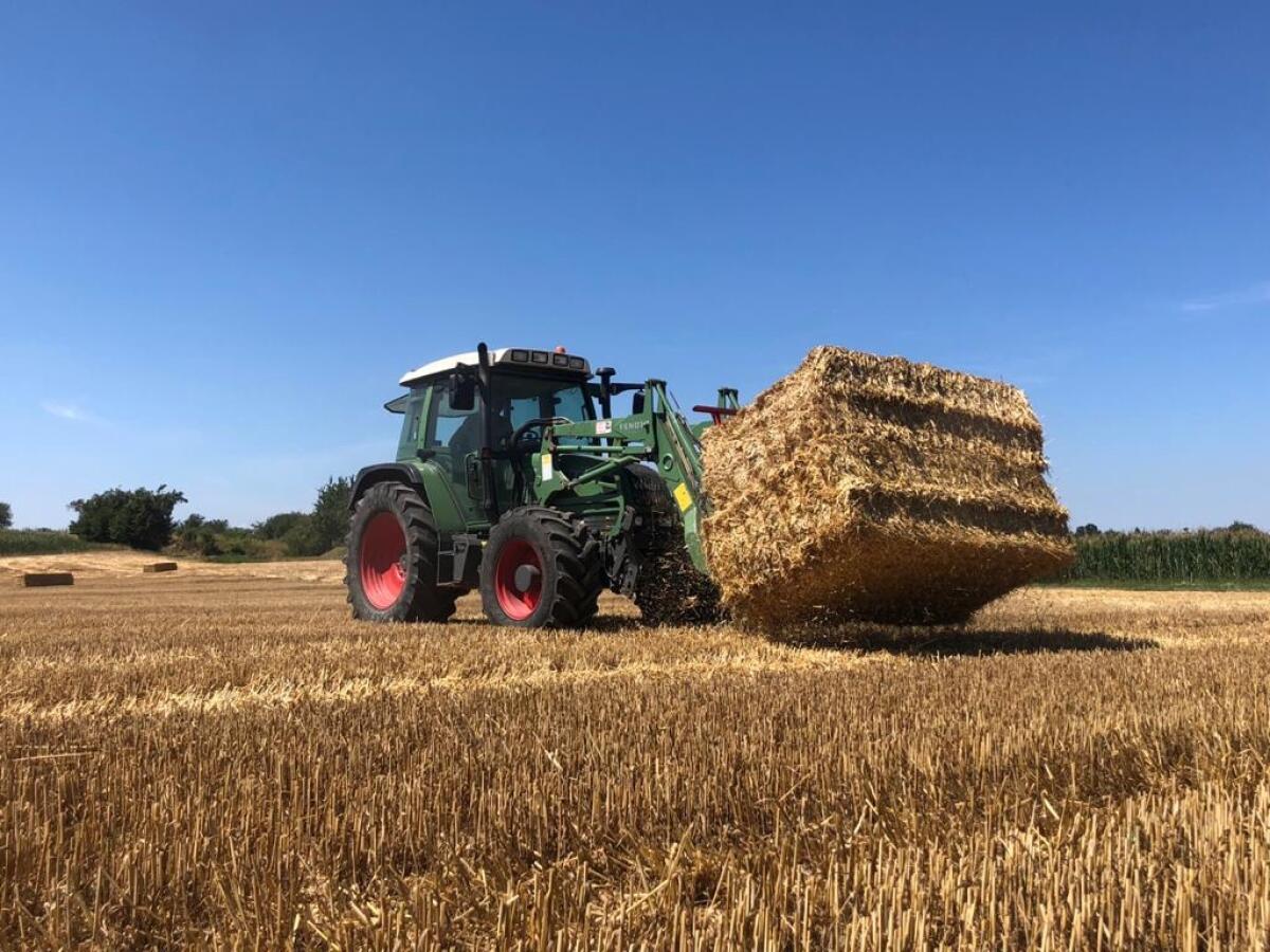 Verkaufe Weizenstroh 1