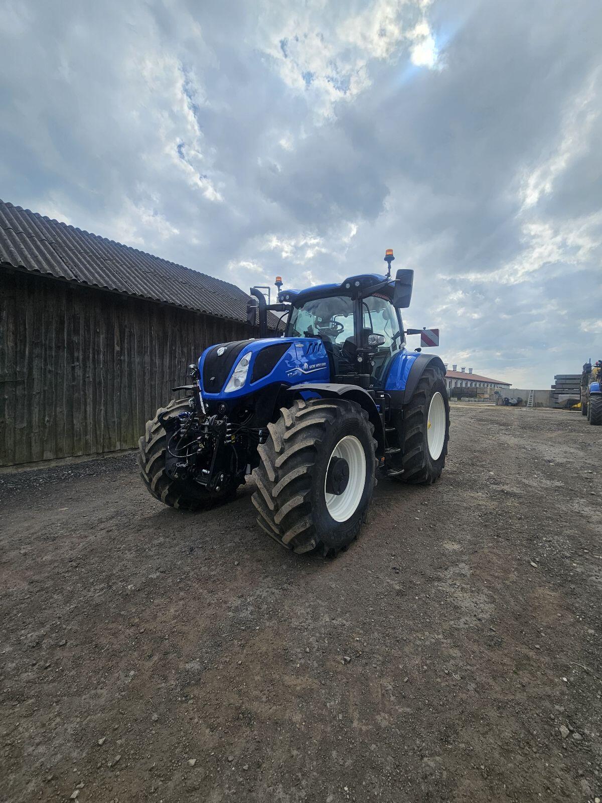 New Holland T7.245 1