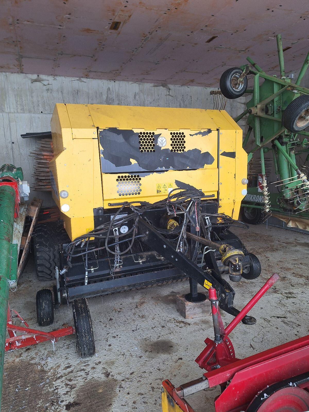 New Holland BR6090 2