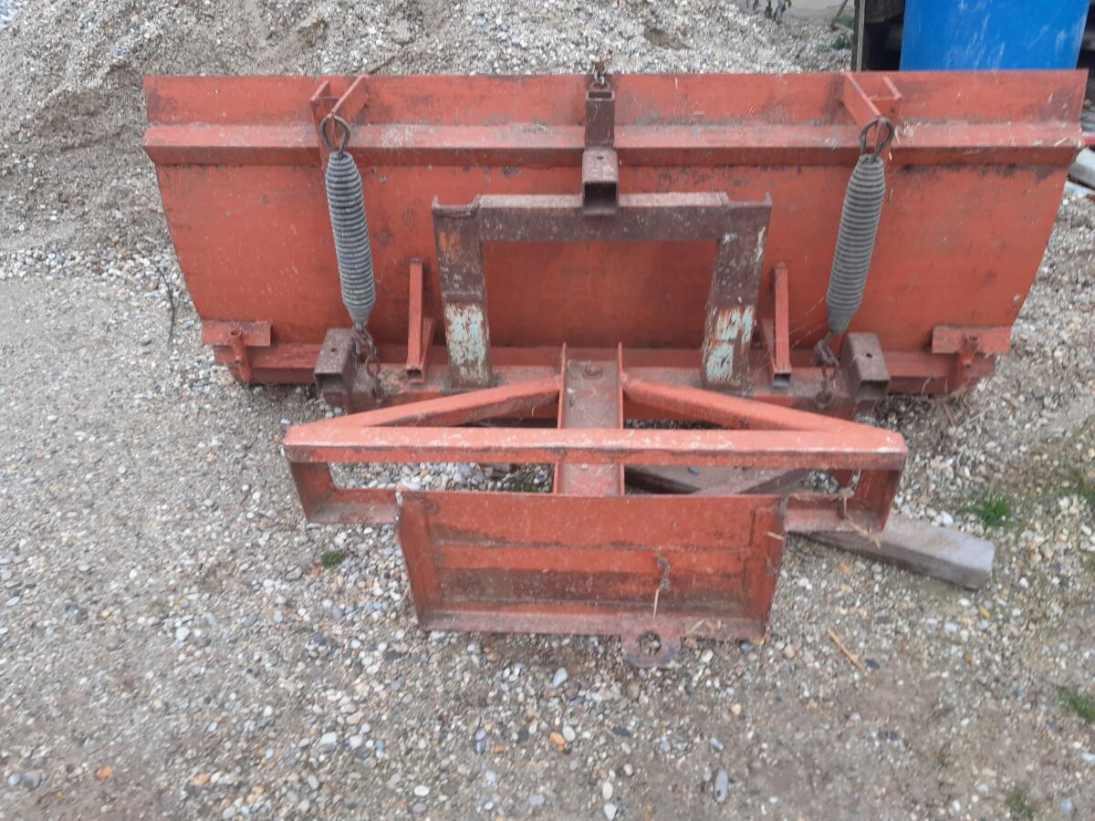 Schneeschild 180 cm für Hoflader 2