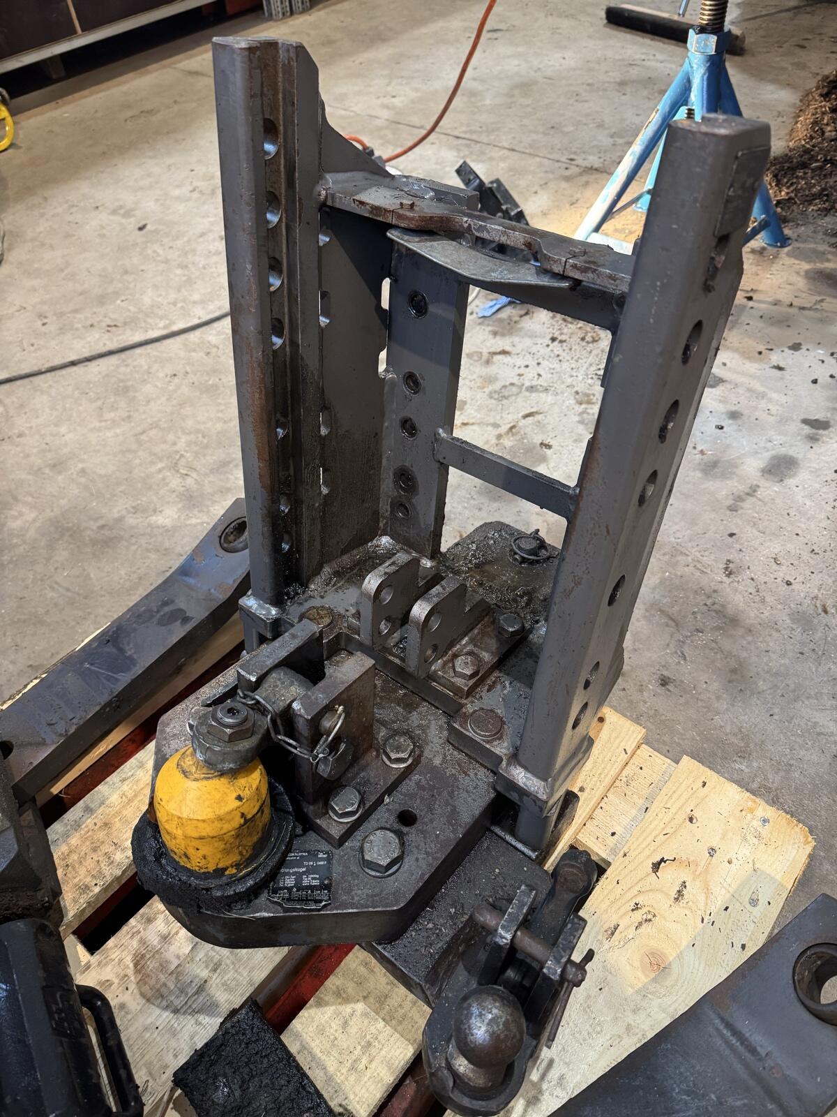 Anhängeschlitten Valtra 1