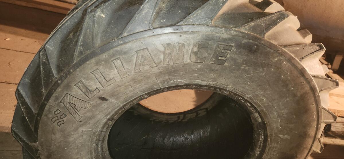 Reifen Alliance 33 x 15.50 - 15, 221 3