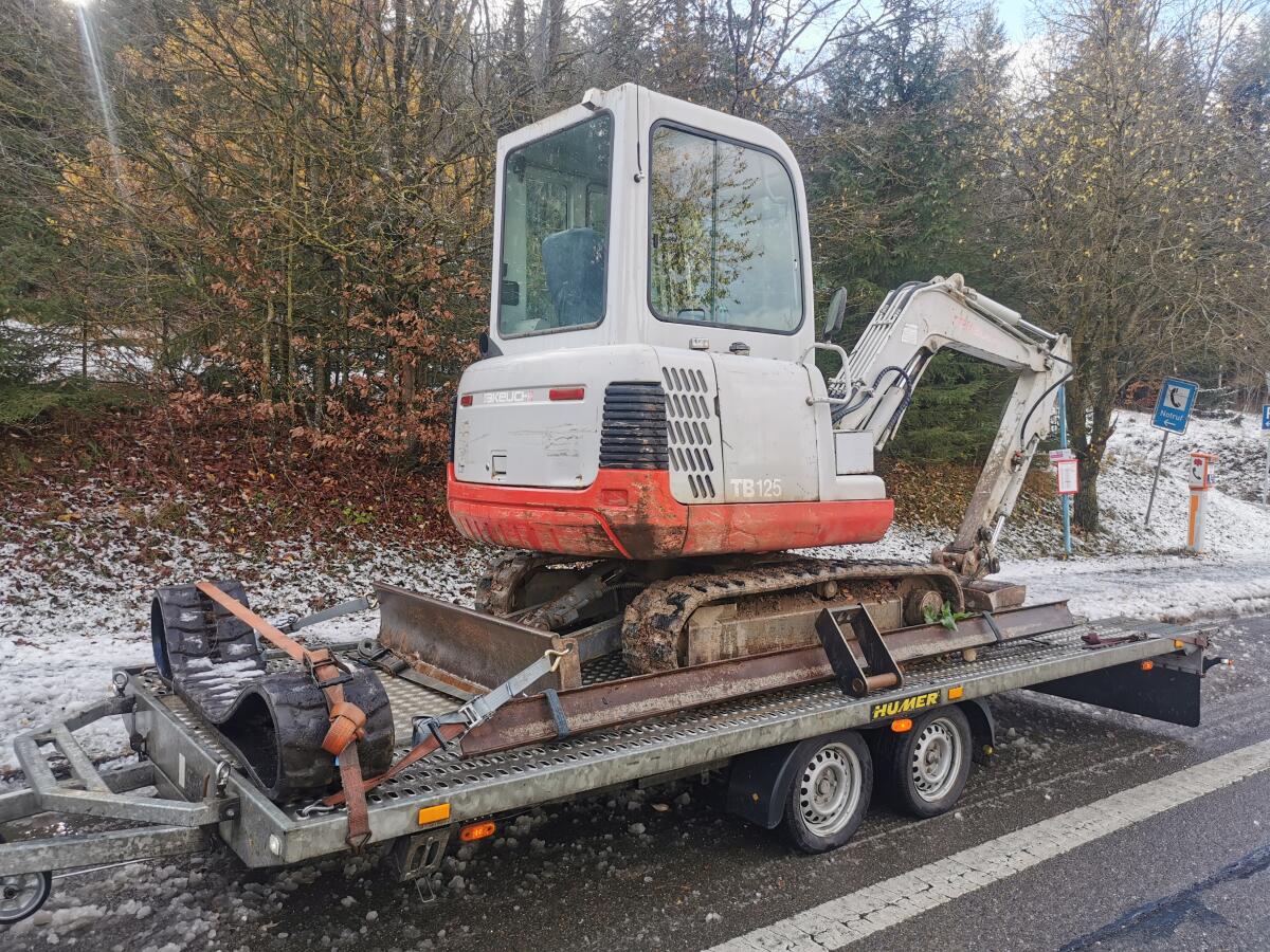 Land-, u. Baumaschinen Transporte bis 3 t. 3