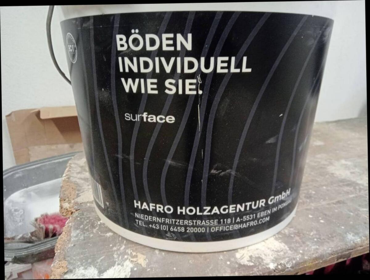 Parkettbodenkleber 2