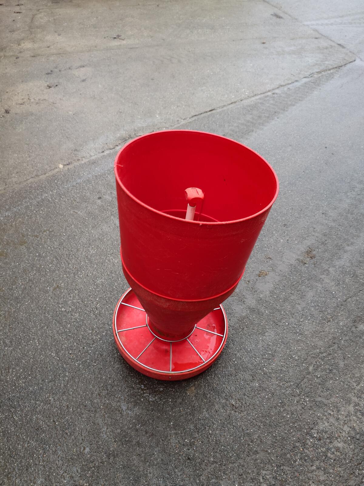 Verkaufe Ferkel Futterautomat 1