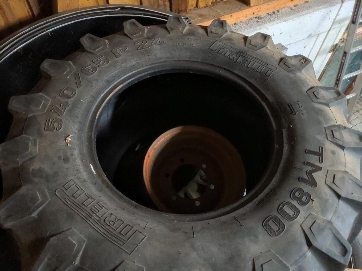 Pirelli Reifen 600/65R38, 540/65 R24 3