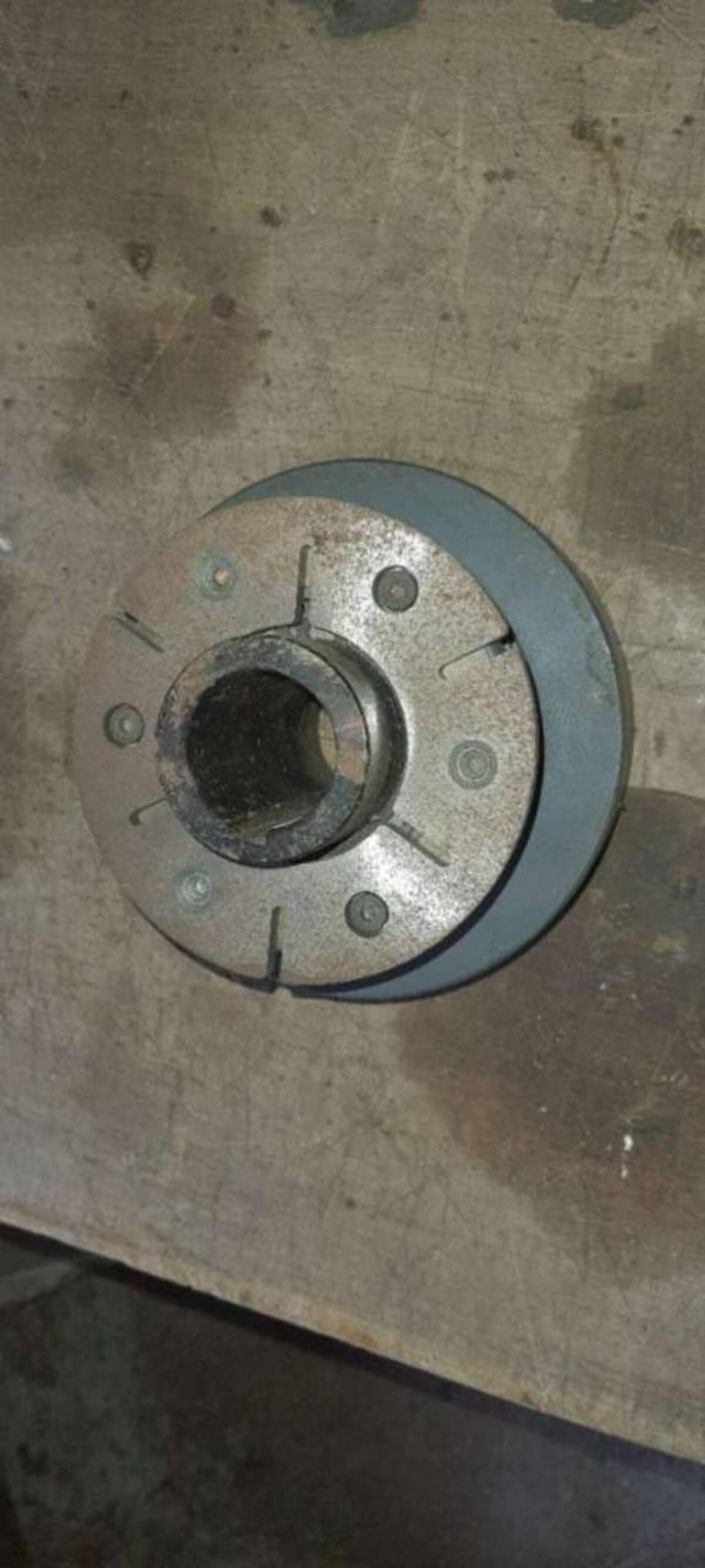 Keilriemenscheibe mit Fliehkraft-Kupplung, 2-rillig für 38 mm 1