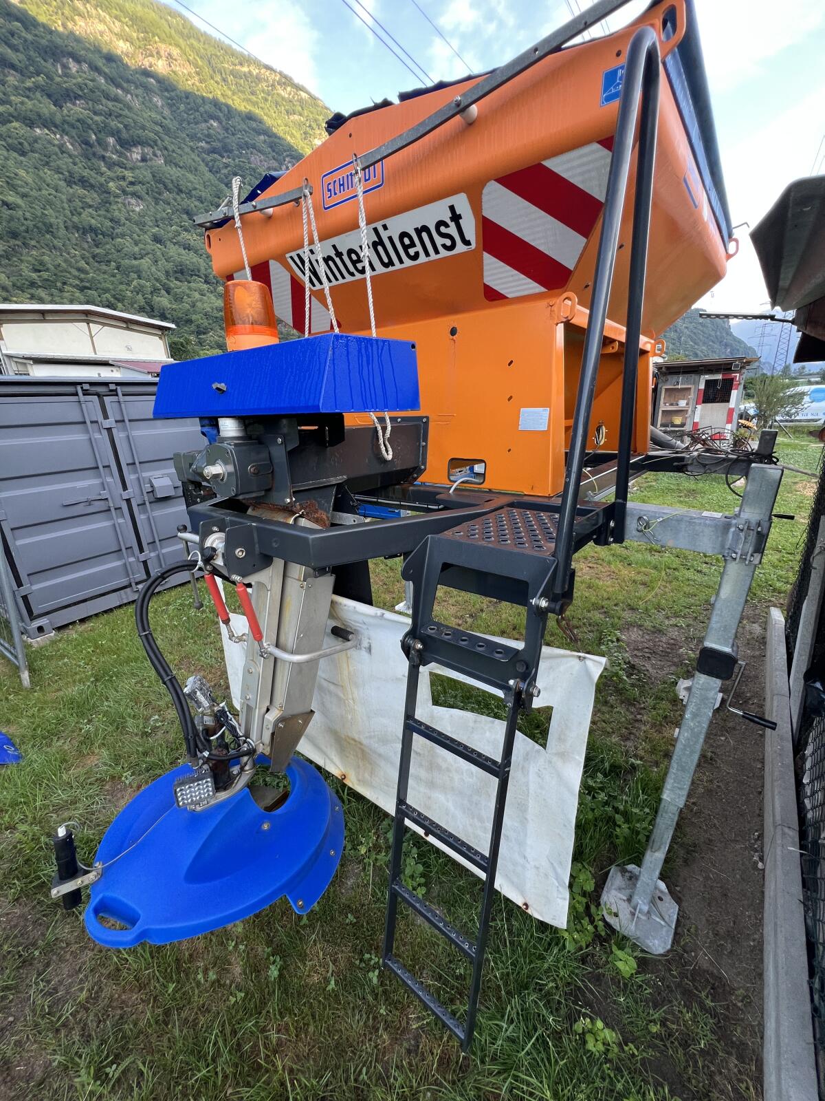 Schmidt Stratos Salzstreuer Winterdienst Salz 1