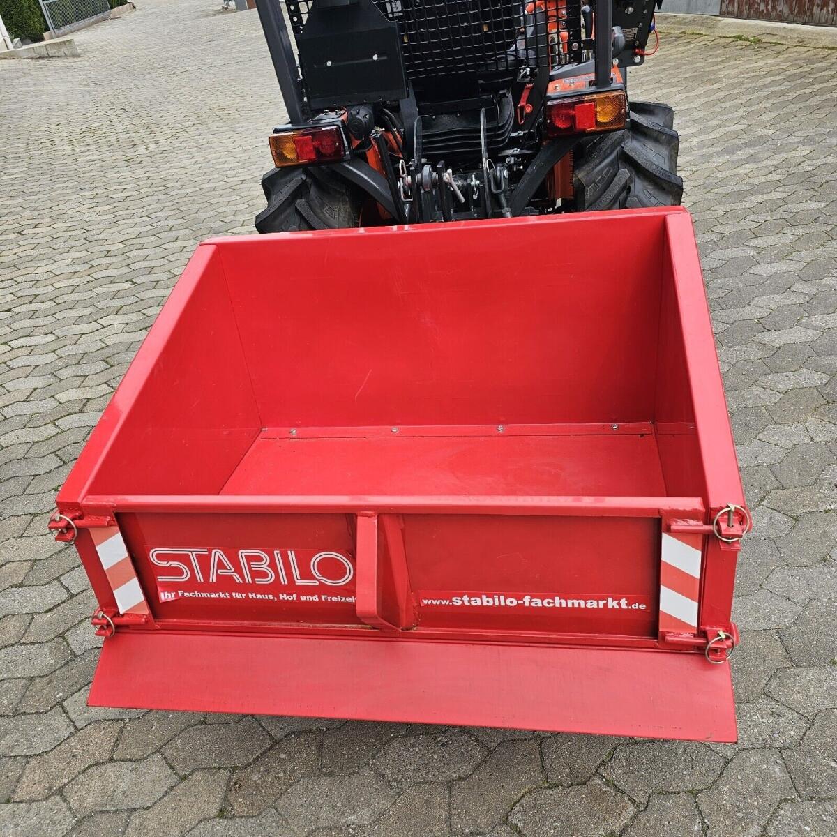 Kubota Traktor B1181 mit Frontlader 3