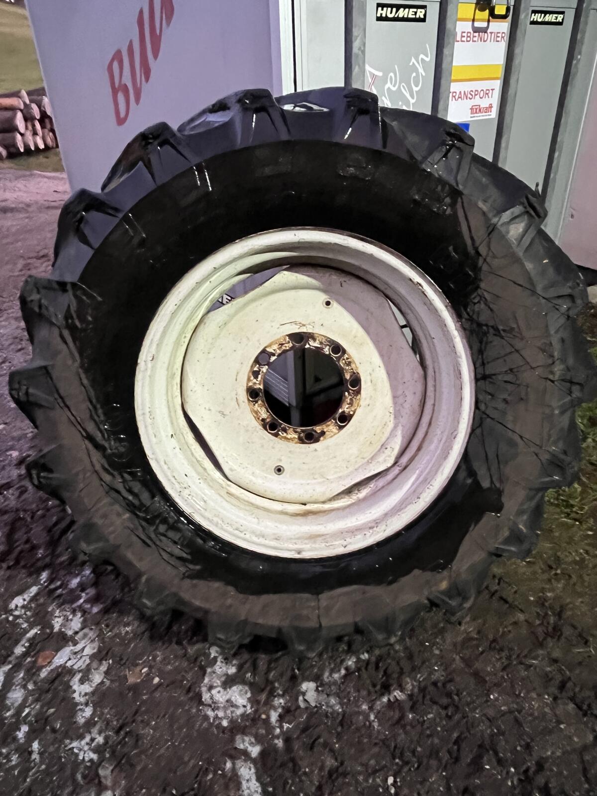 Kompletträder 480/70R30 zu Steyr 2