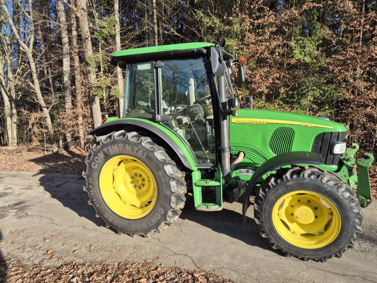 John Deere 5720 2