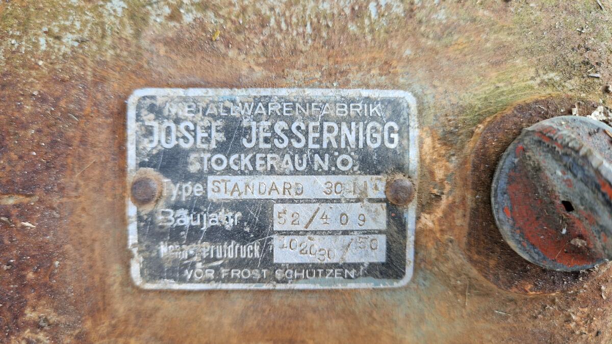 Historische motorisierte Spritze für Pferdegespann 3