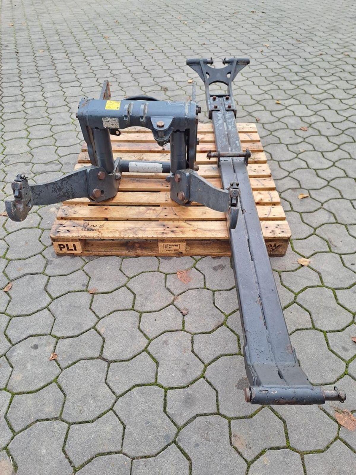 Hauer Fronthubwerk FS 3-25 3