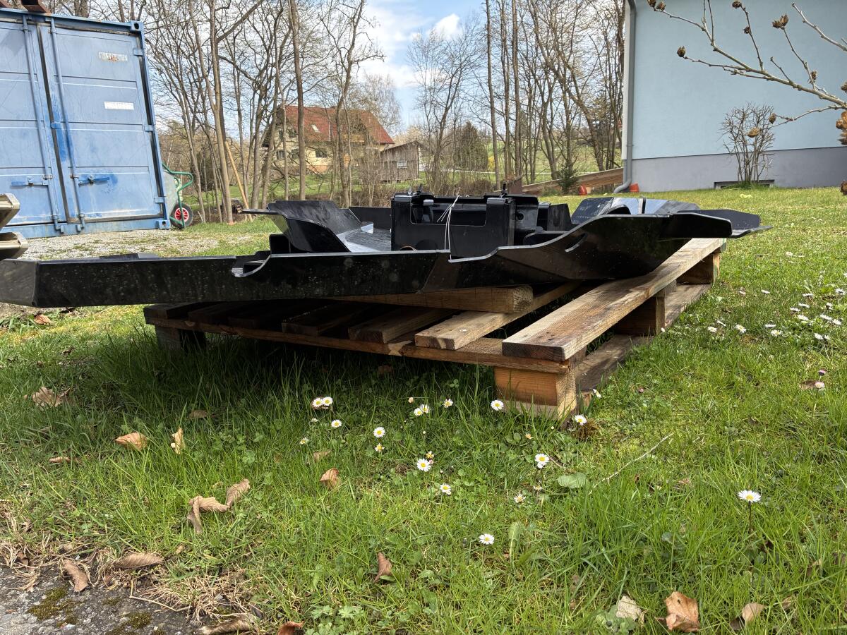 Unterbodenschutz, Forstplatte zu Valtra T4 Serie 2