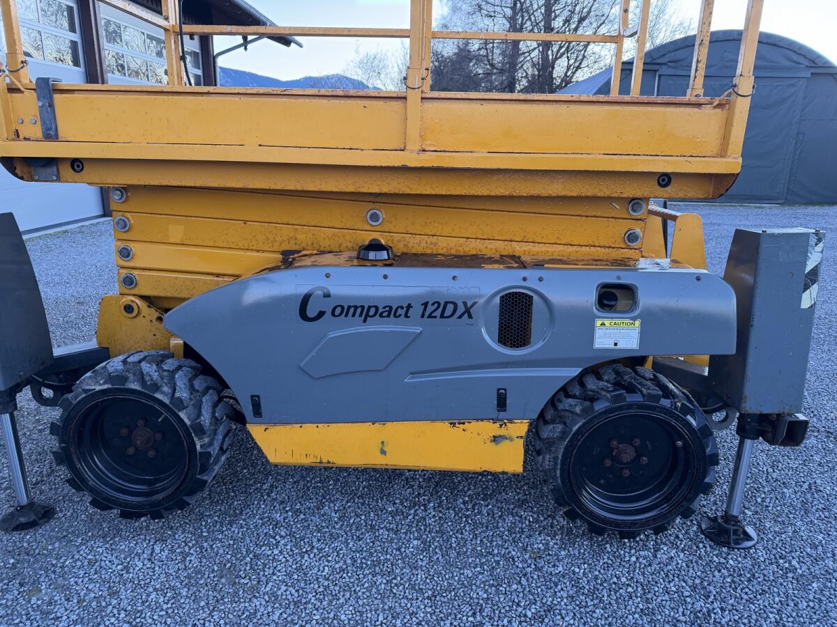 Arbeitsbühne Geländebühne Haulotte DX 12 Bj. 2016 2