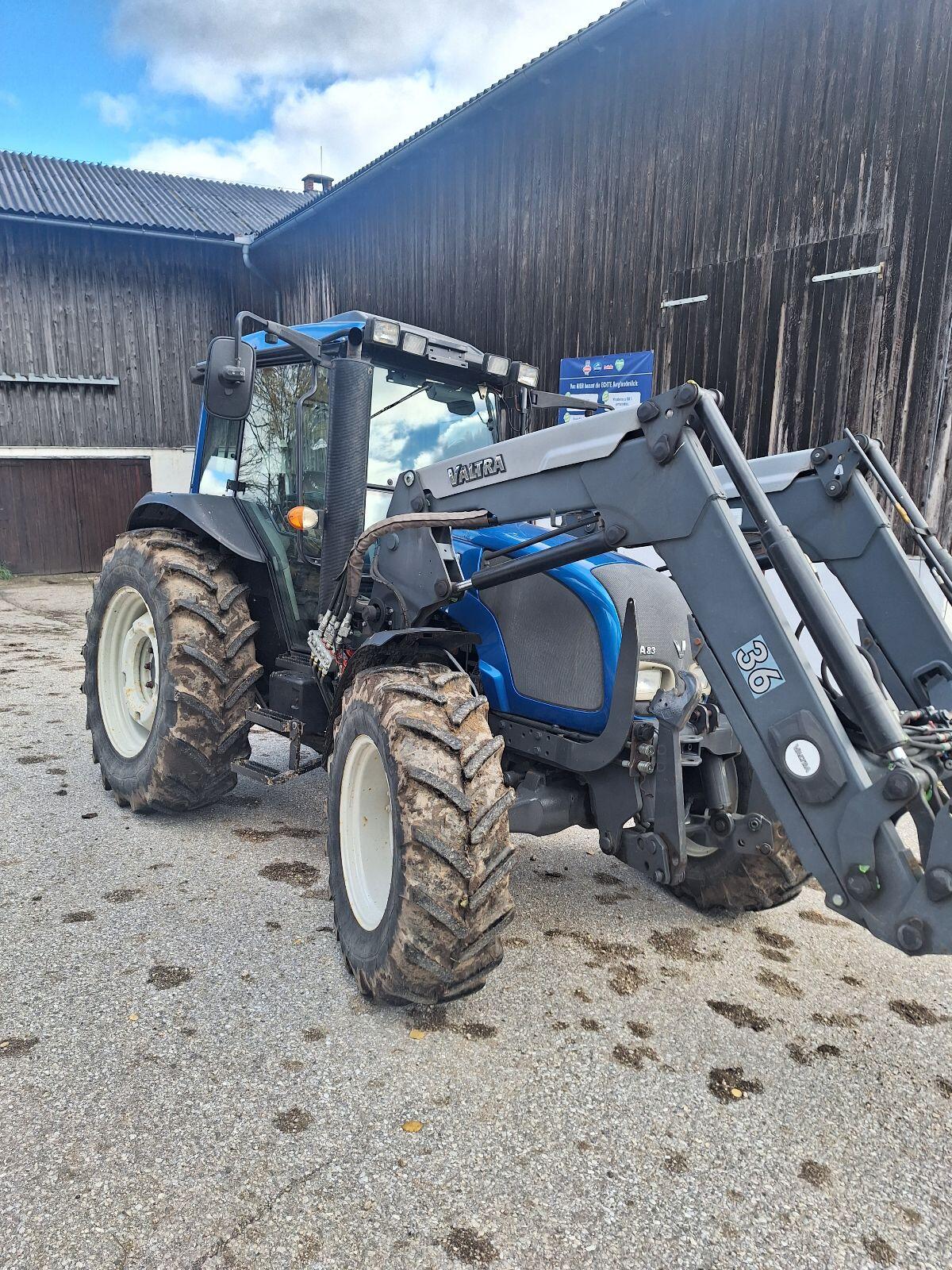 Valtra A83 2