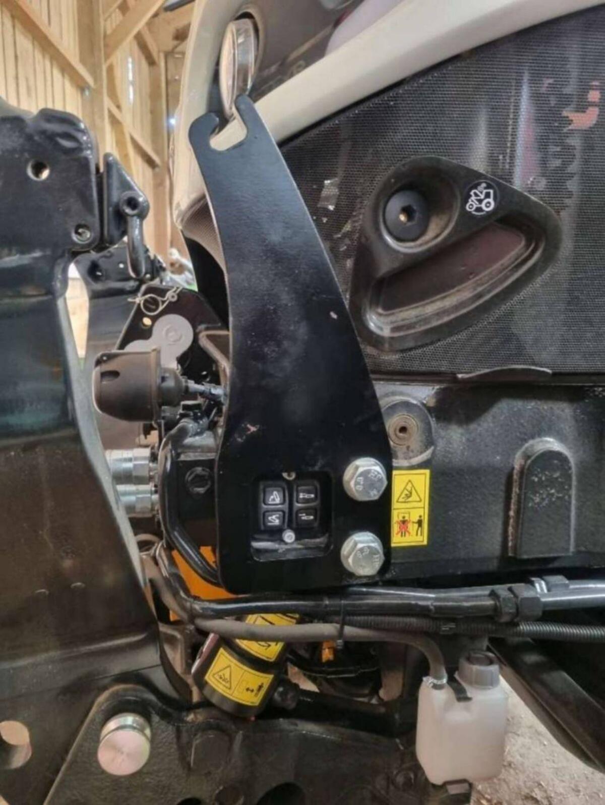 Entlastungshaken Steyr, Case, Newholland, Frontmähwerk 2