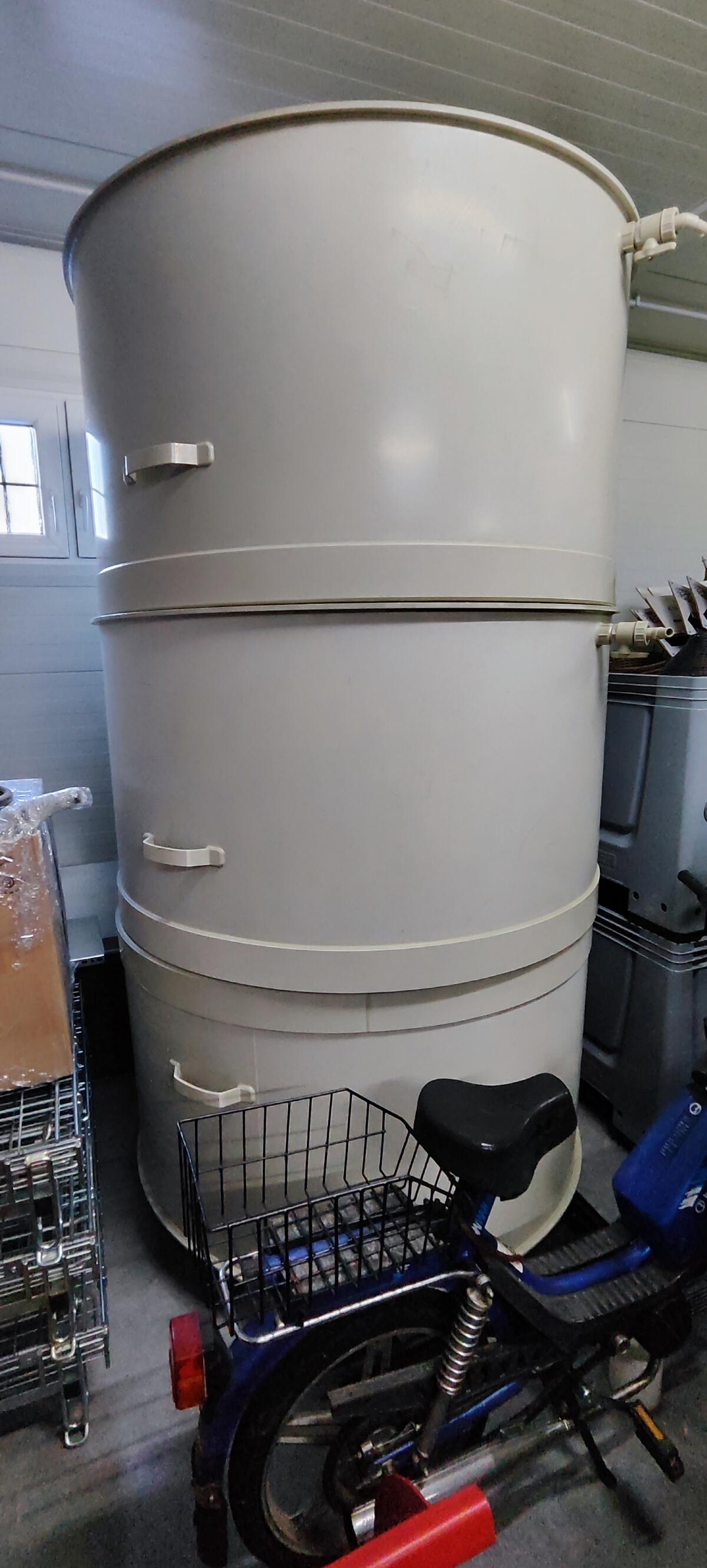 Massive Plastic Tank – 1.400 l (3 Stk.) 1