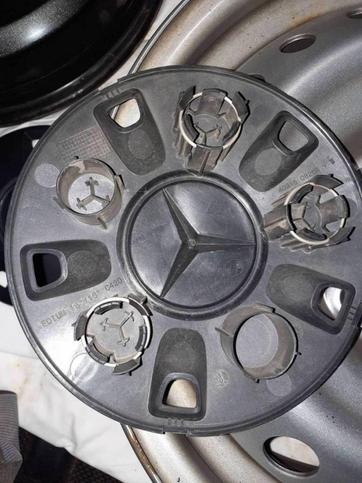 Stahlfelgen und Zierkappen Mercedes-Benz 3