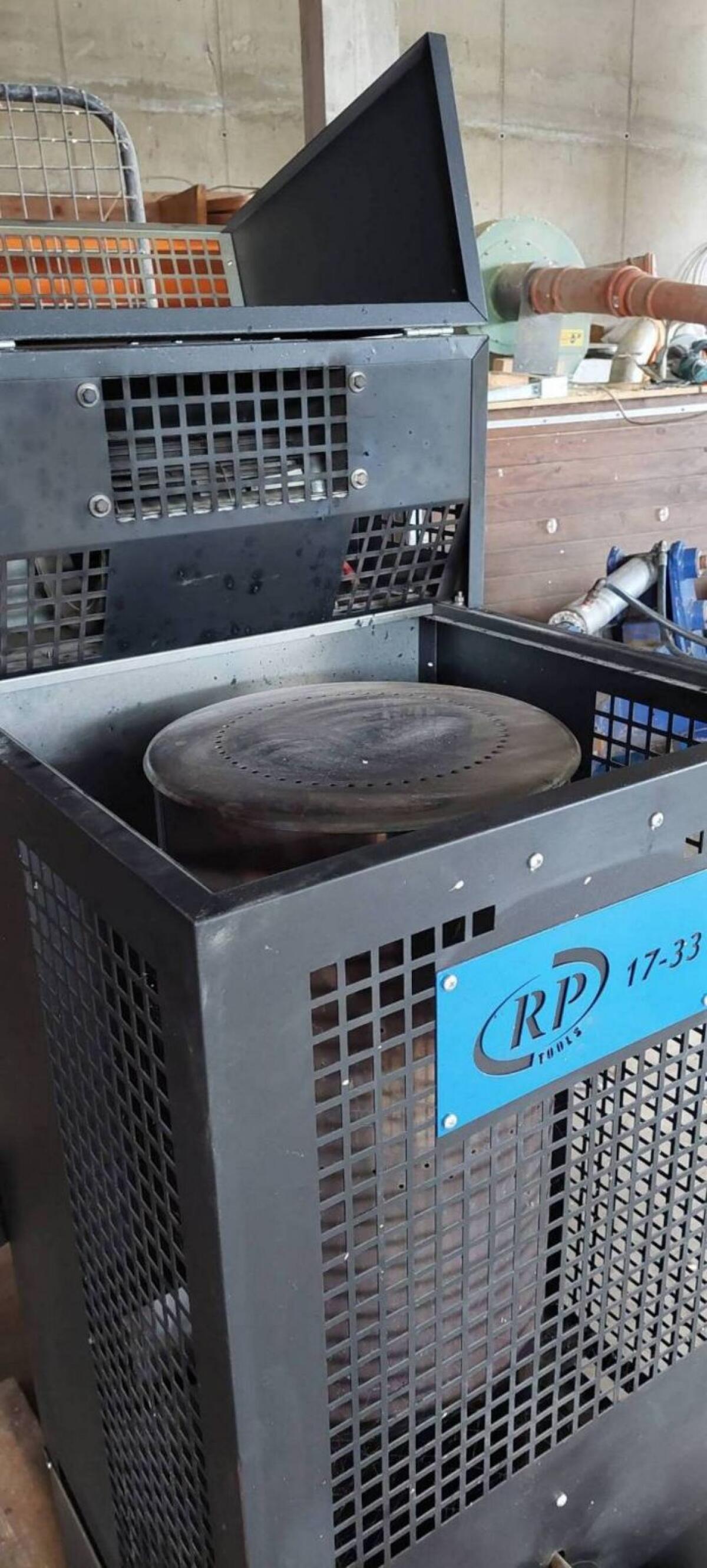 Universalölöfen Hallenheizung 17-33 kW 2