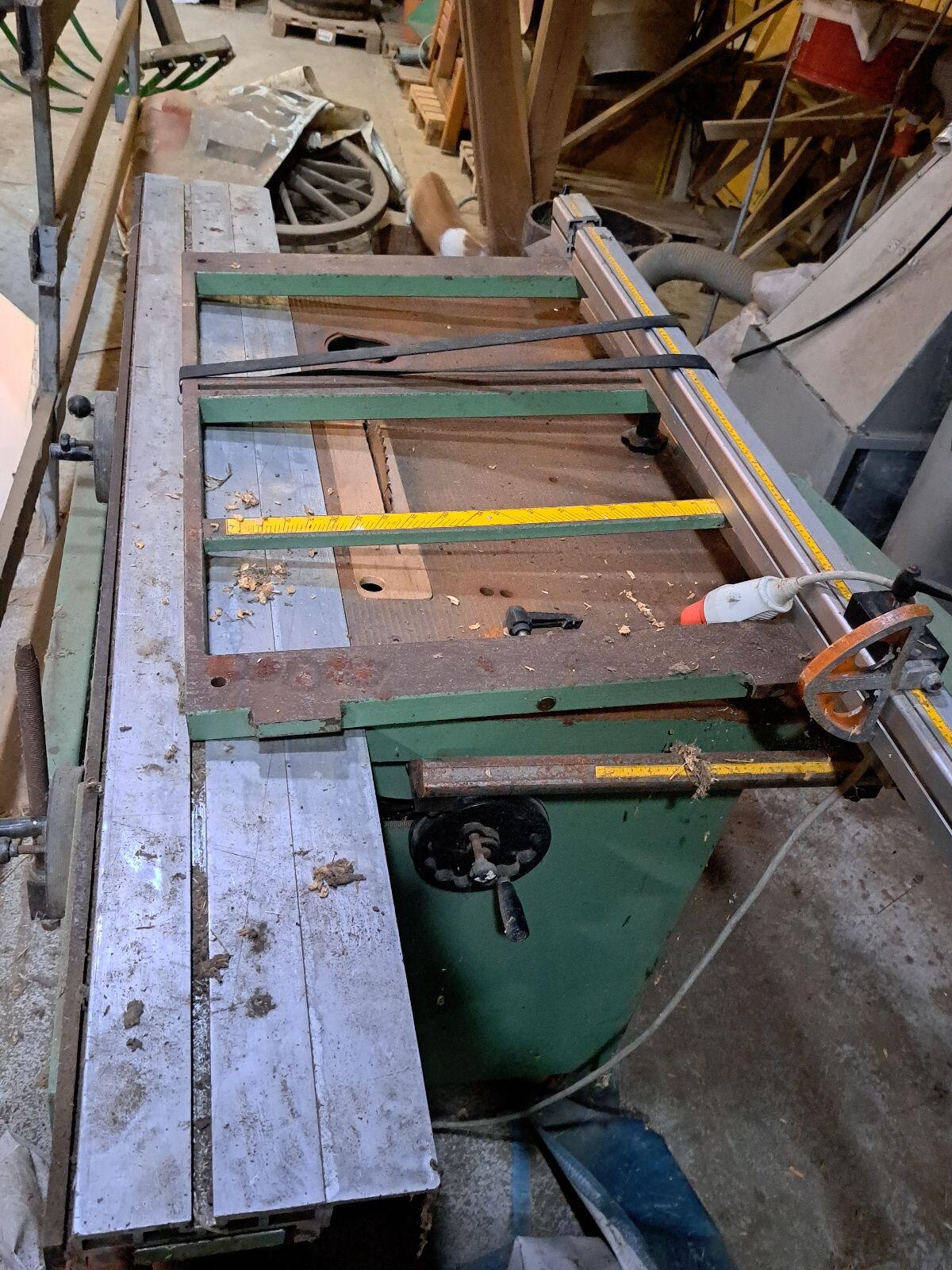 Format-Tischkreissäge mit Fräse und Absaugung 2