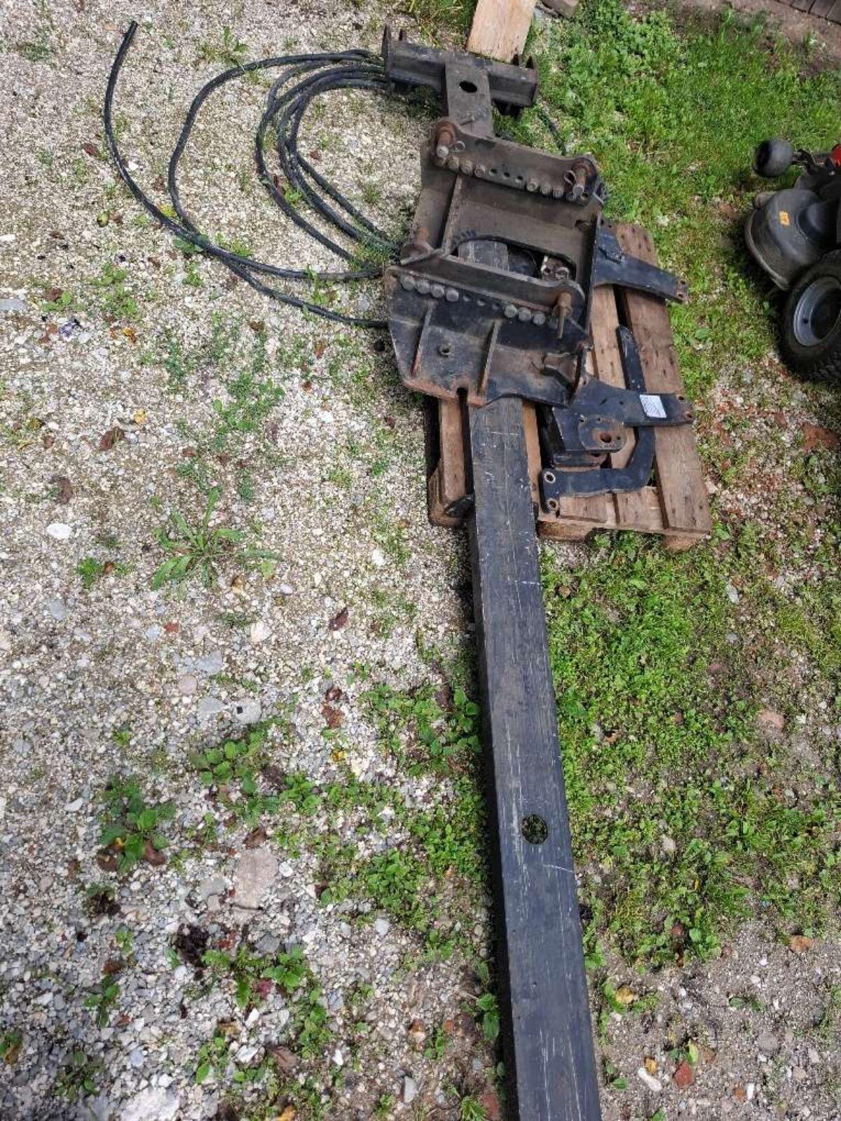 Kommunalrahmen CVT 6160 Tier 3 (S-matic) Schneepflugplatte 2