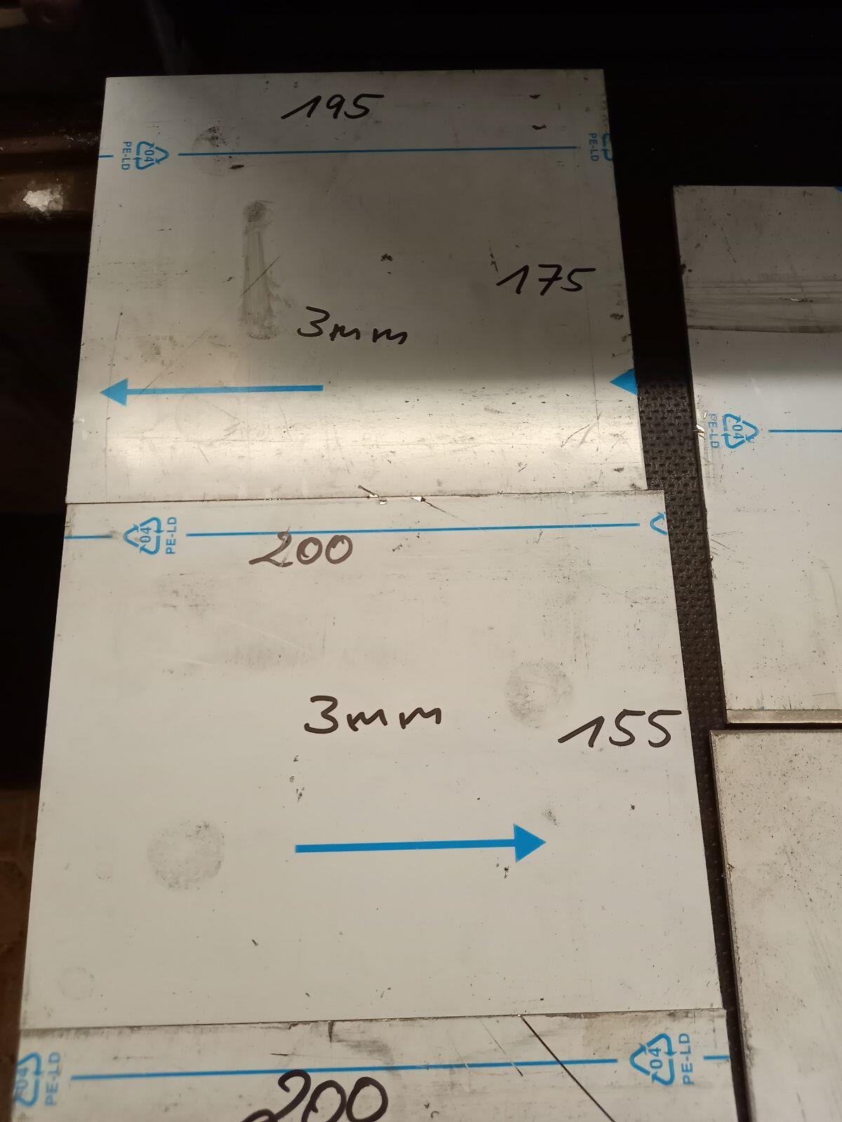 8 Alu-Blechreste 2 und 3 mm mit Folie 2