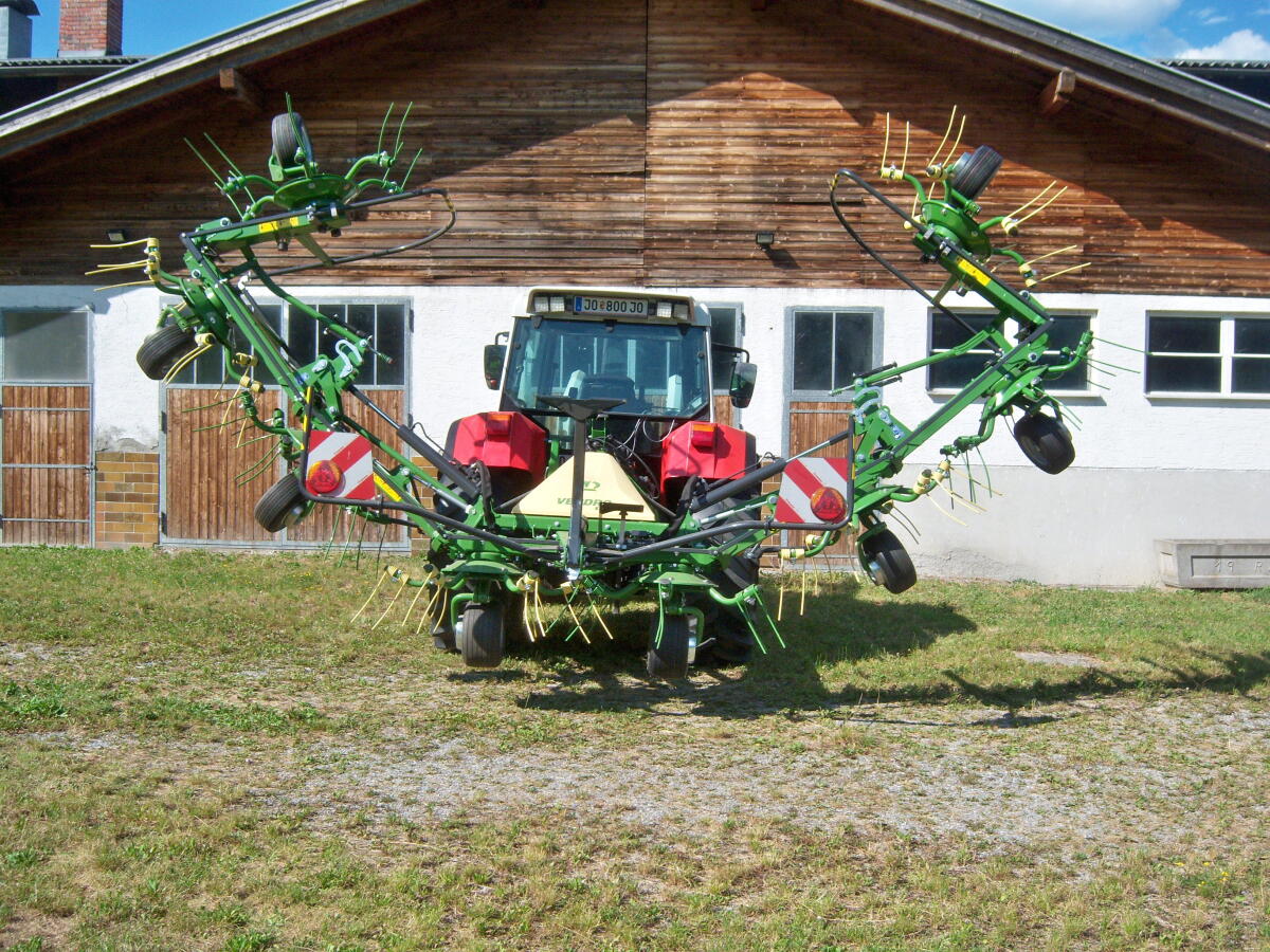 KRONE VENDRO 900 Kreiselzettwender, 8er Kreisler NEU 3