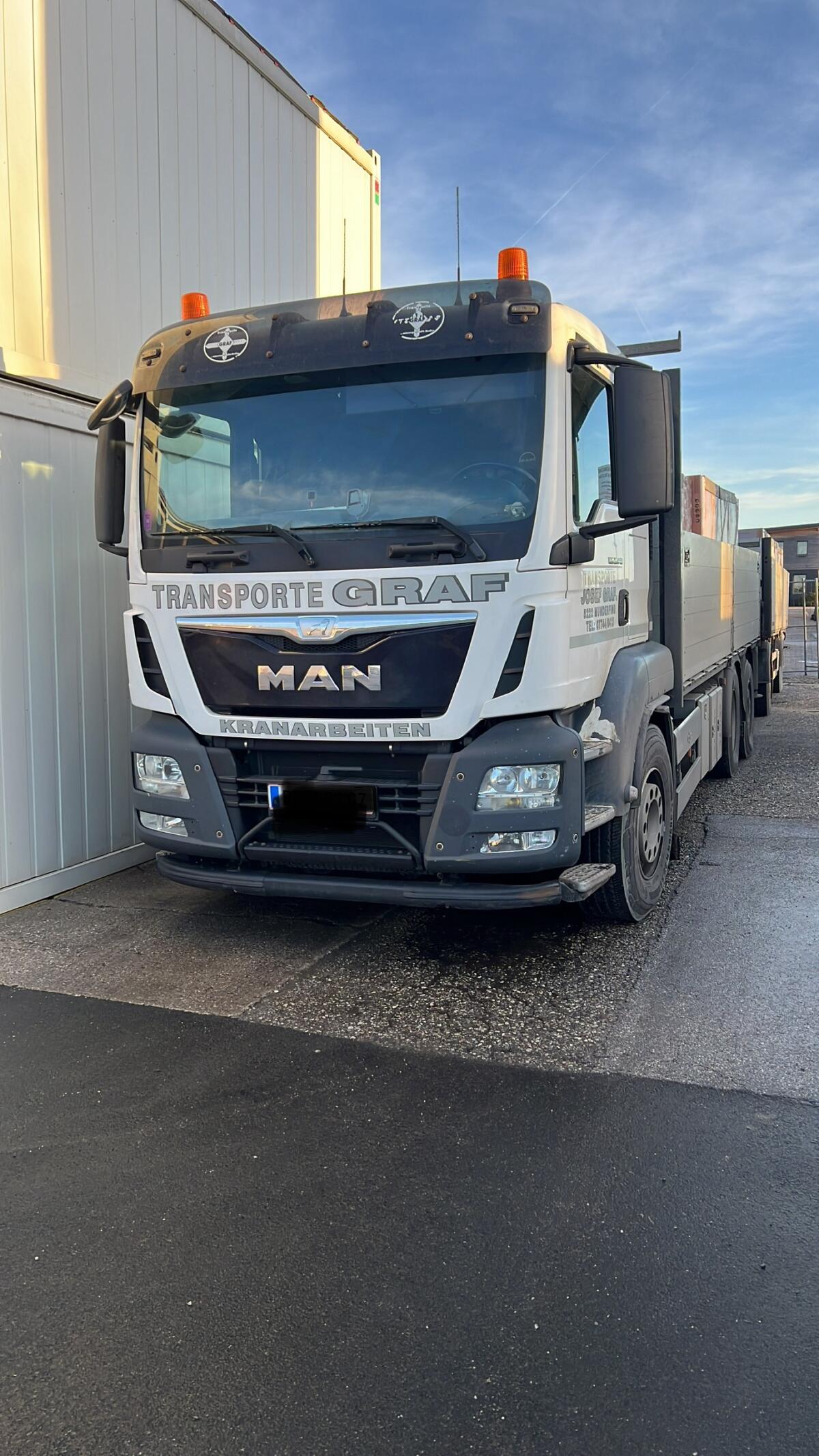 LKW mit Kran PK 22002 3