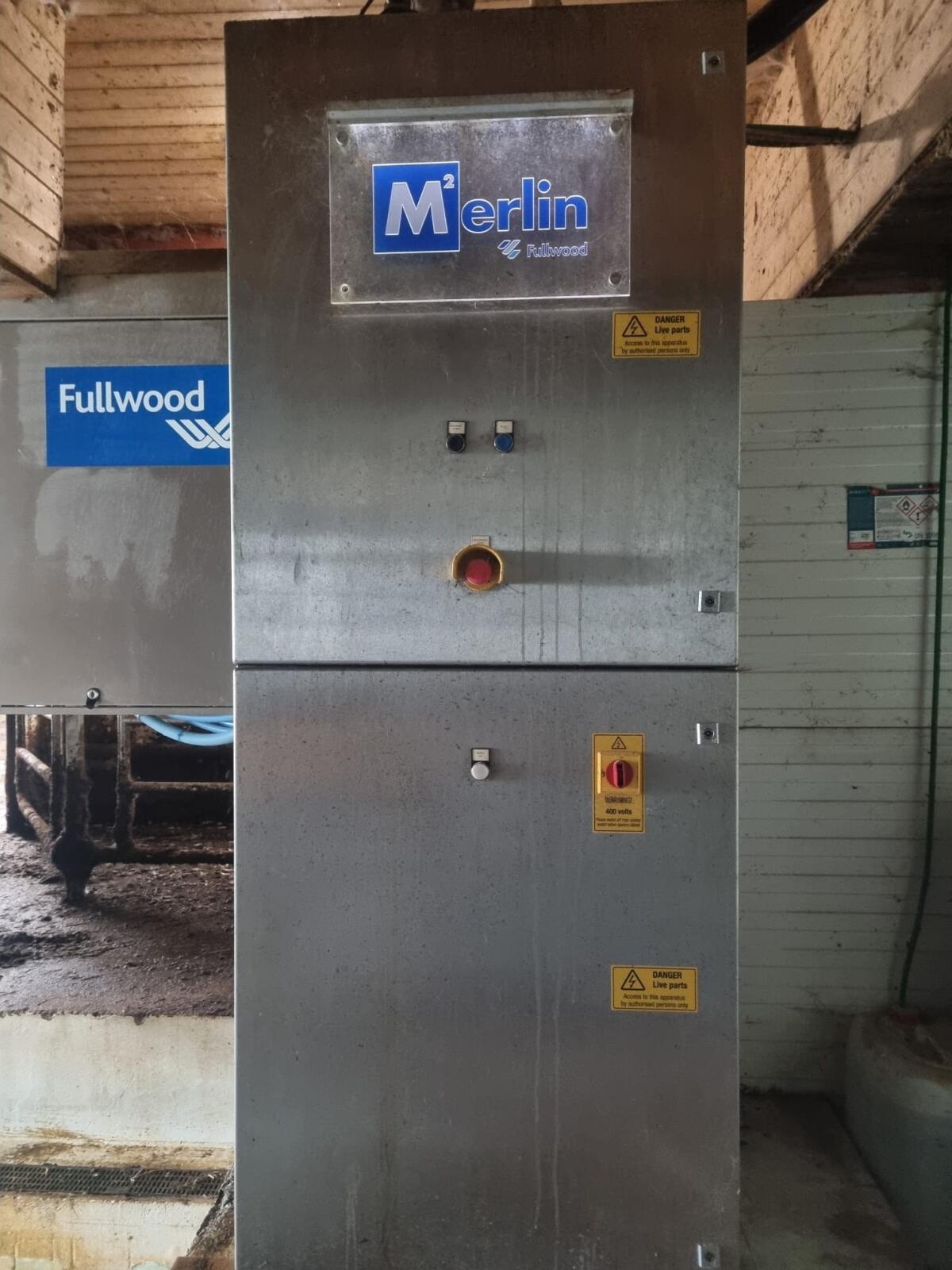 Melkroboter MERLIN 2 und Milchkühltank Packo 3.800 l 2