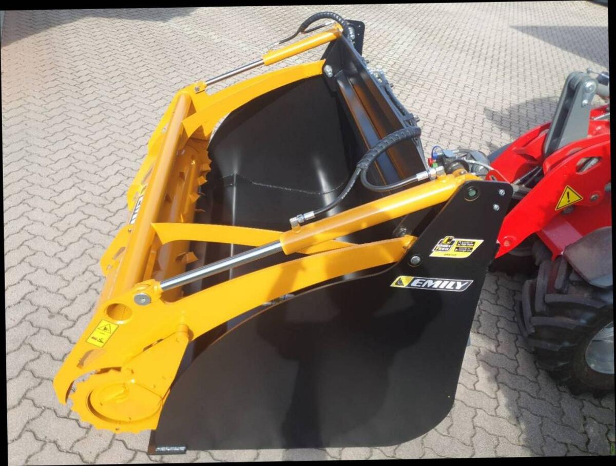 Emily Frässchaufel mit Weidemann Aufnahme 3