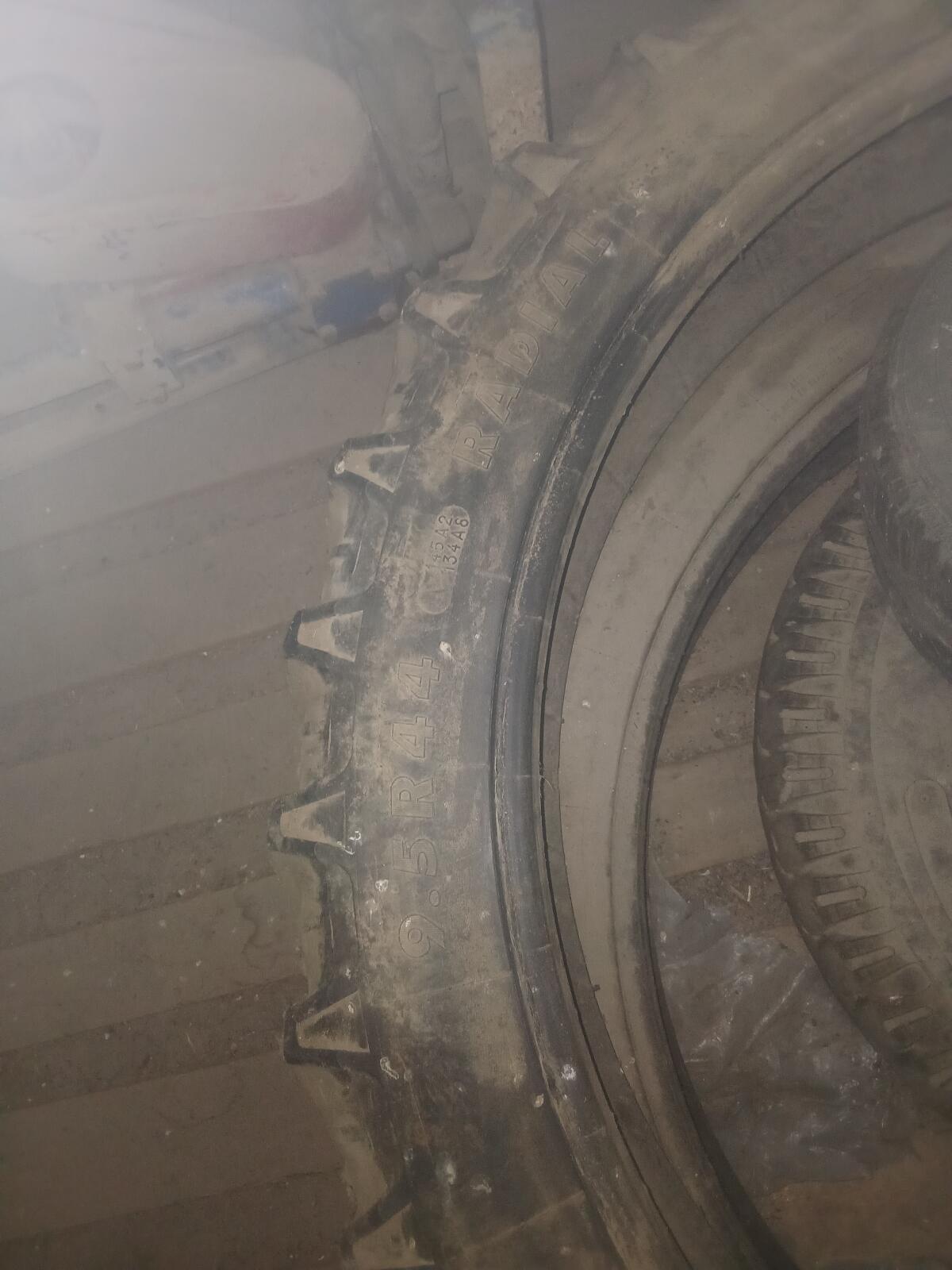 Verkaufe gebrauchte Traktorreifen 3