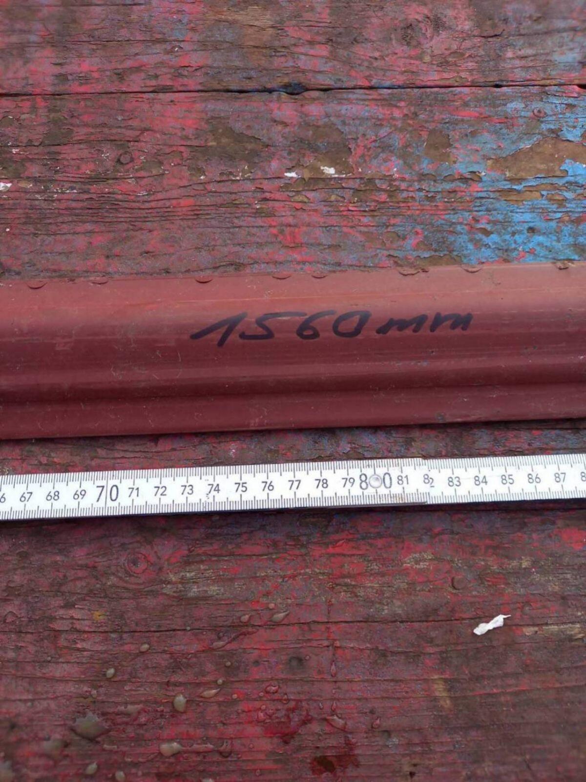 Kratzboden Schiene 1.560 mm lang 2